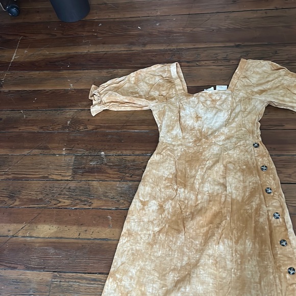 Spring dress - Picture 2 of 4